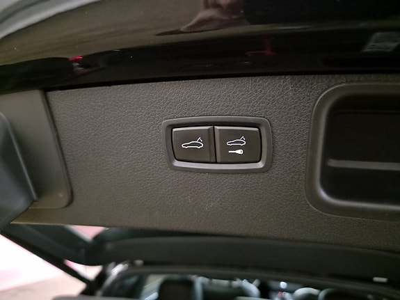 Porsche Macan Turbo 27 of 28