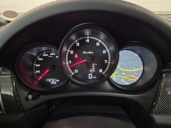 Porsche Macan Turbo 23 of 28