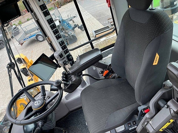 Volvo L 60 H 14 of 18