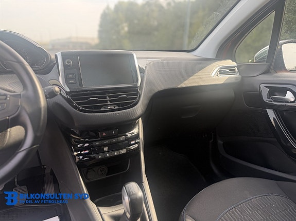 Peugeot 208 10 of 18