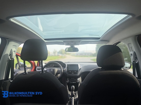 Peugeot 208 12 of 18