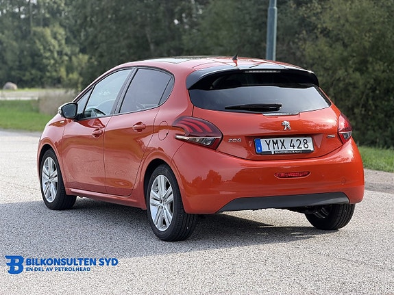 Peugeot 208 13 of 18