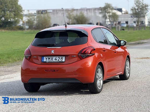 Peugeot 208 15 of 18