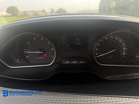 Peugeot 208 11 of 18