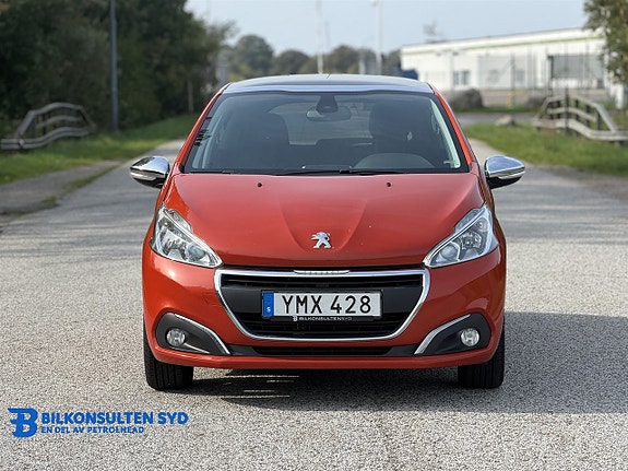 Peugeot 208 2 of 18