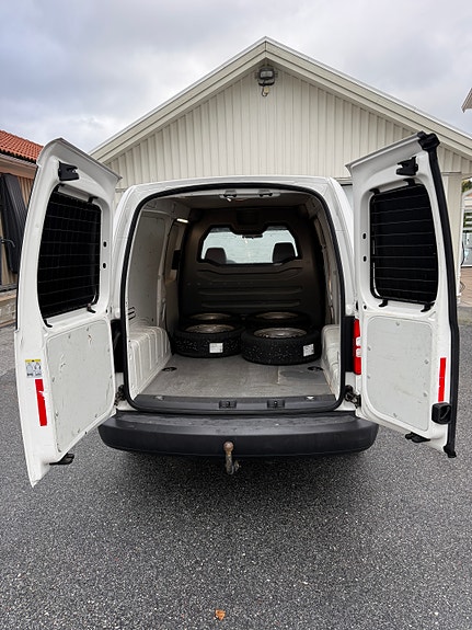 Volkswagen Caddy Maxi 3 of 4