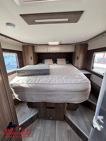 KABE Travel Master Royal X 810 LQB Queenbed 5 of 9