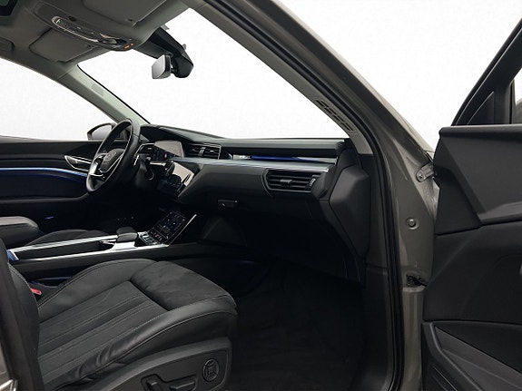 Audi Q8 13 of 30