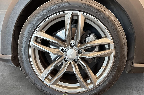 Mercedes-Benz E220 d 18 of 18