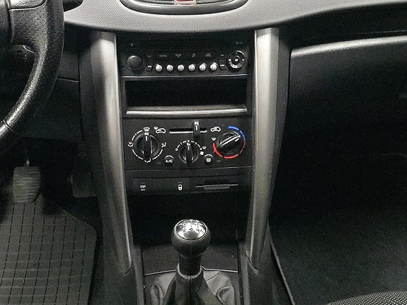 Peugeot 207 15 of 16