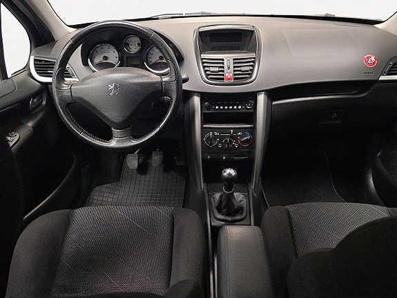 Peugeot 207 11 of 16