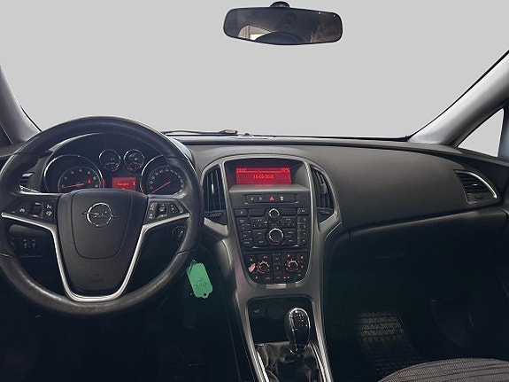 Opel Astra 9 of 16