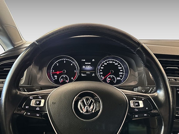 Volkswagen Golf Alltrack 15 of 17