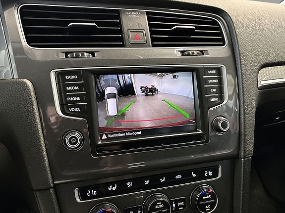 Volkswagen Golf Alltrack 16 of 17