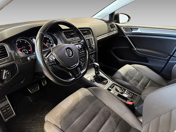 Volkswagen Golf Alltrack 8 of 17