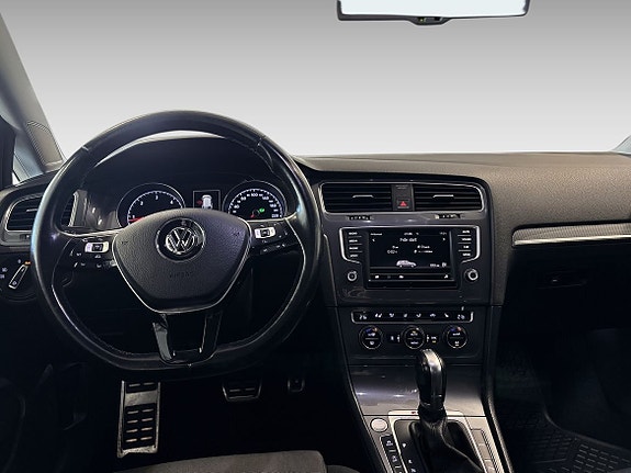 Volkswagen Golf Alltrack 12 of 17