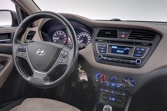 Hyundai i20 13 of 26