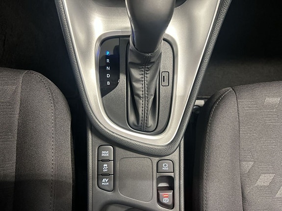 Toyota Yaris 16 of 16