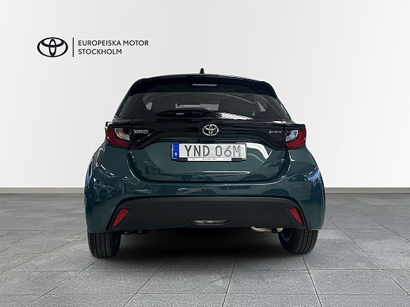 Toyota Yaris 4 of 16