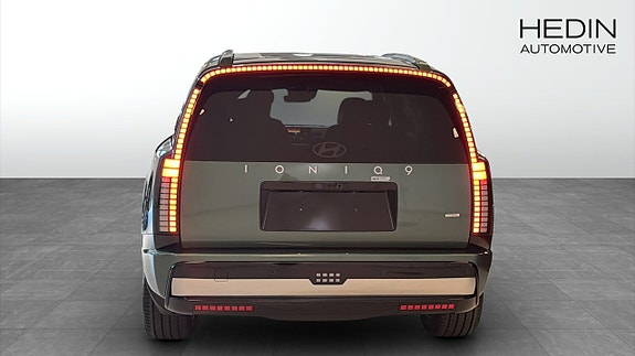 Hyundai Ioniq 9 7 of 9