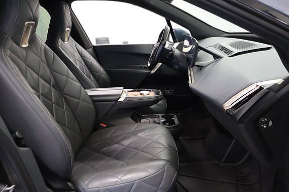 BMW iX 9 of 24