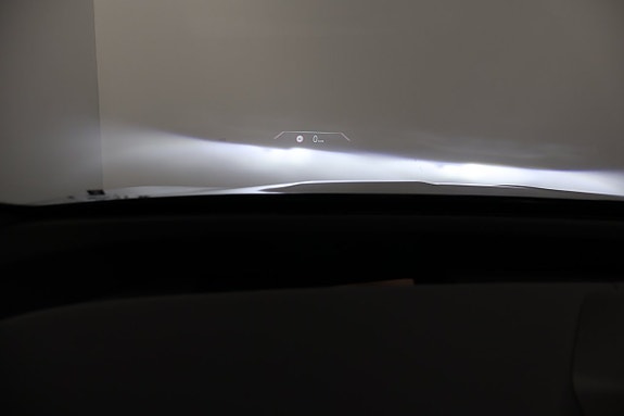 BMW iX 16 of 24