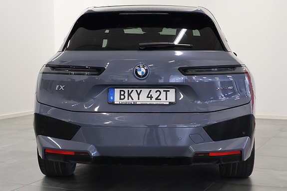 BMW iX 5 of 24