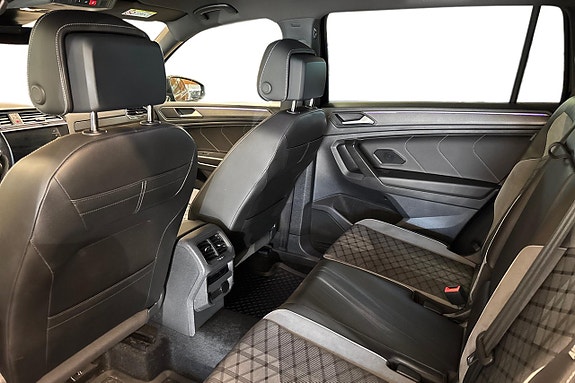 Volkswagen Tiguan Allspace 18 of 23