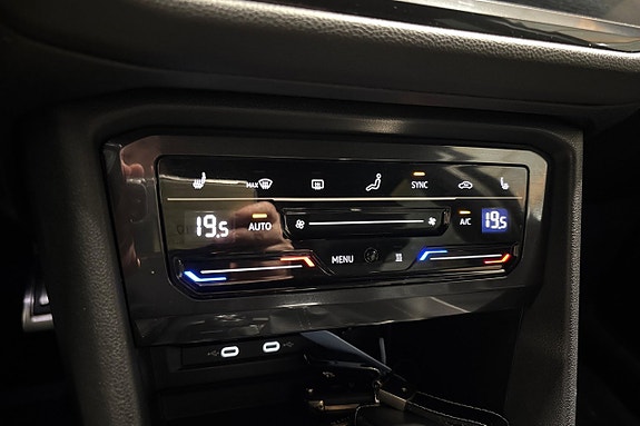 Volkswagen Tiguan Allspace 16 of 23