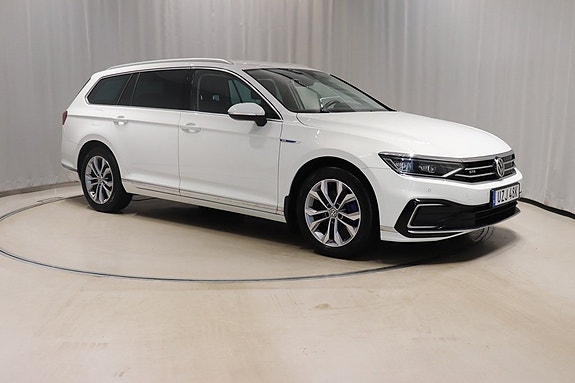 Volkswagen Passat 3 of 11