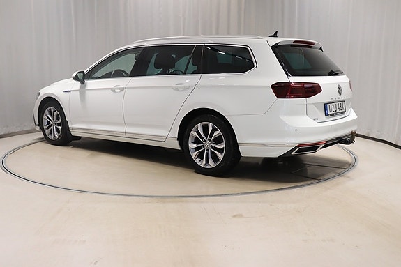 Volkswagen Passat 6 of 11