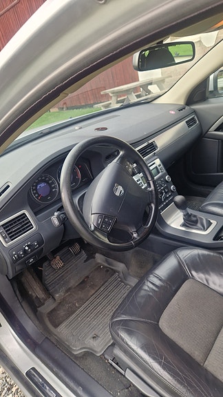 Volvo V70 9 of 9