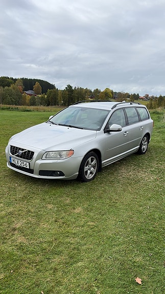Volvo V70 4 of 9