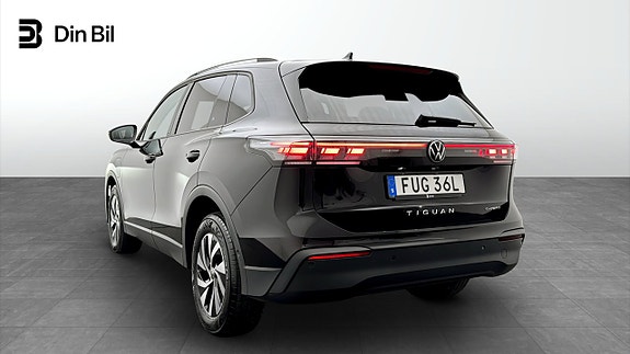 Volkswagen Tiguan 3 of 19