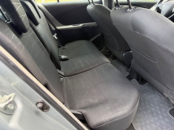 Toyota Yaris 17 of 20