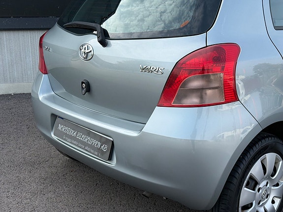 Toyota Yaris 9 of 20