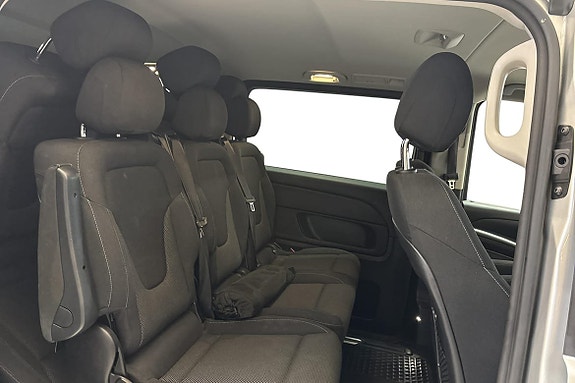 Mercedes-Benz V220 11 of 20