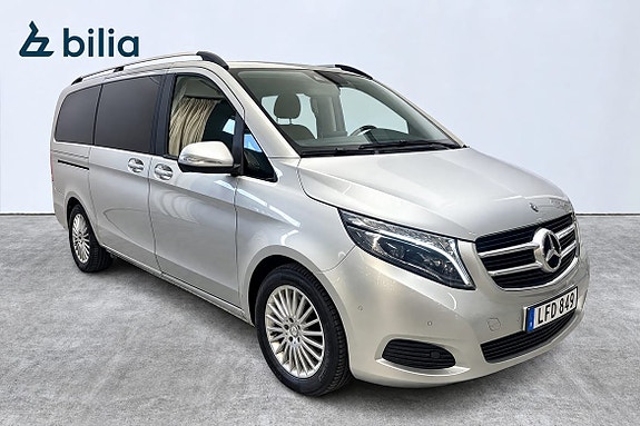 Mercedes-Benz V220 2 of 20