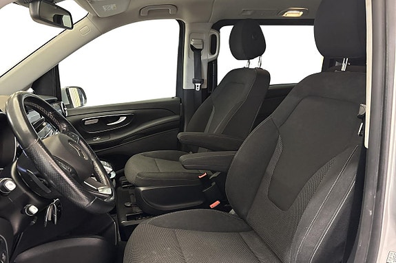Mercedes-Benz V220 12 of 20