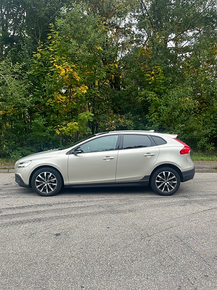 Volvo V40 Cross Country 7 of 10
