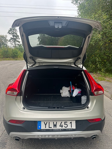 Volvo V40 Cross Country 8 of 10