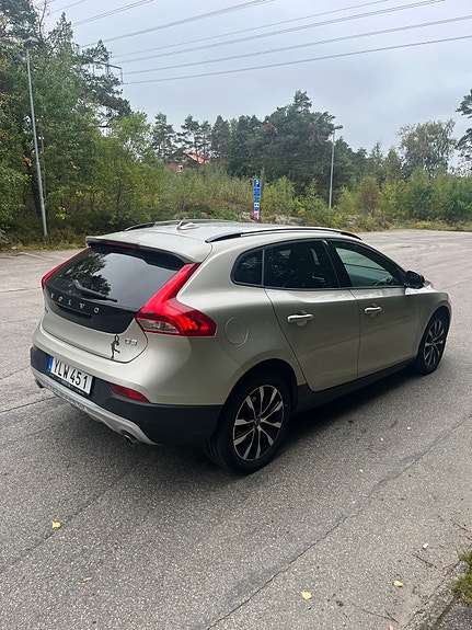Volvo V40 Cross Country 5 of 10