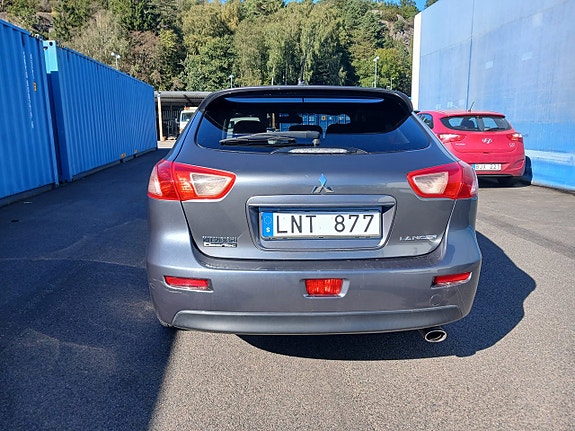 Mitsubishi Lancer 7 of 9