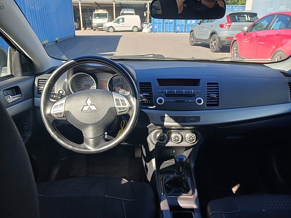 Mitsubishi Lancer 9 of 9