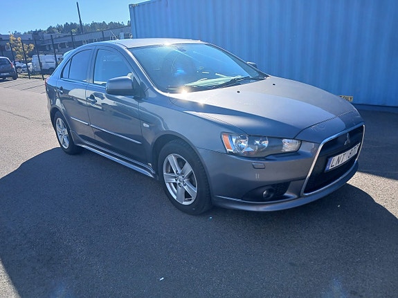 Mitsubishi Lancer 2 of 9