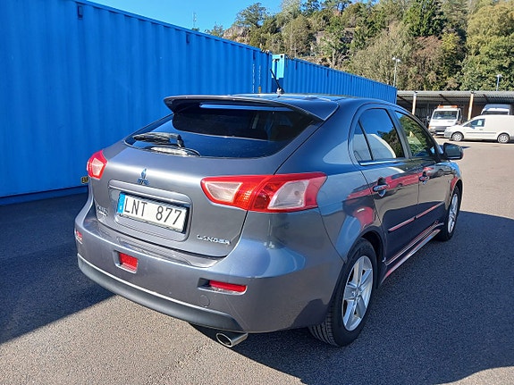 Mitsubishi Lancer 4 of 9