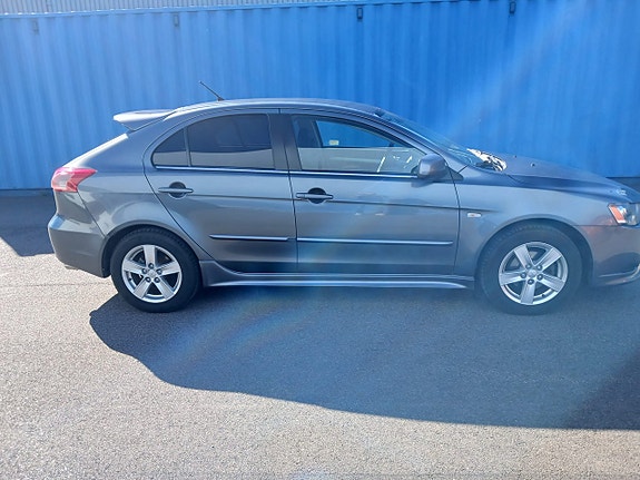 Mitsubishi Lancer 3 of 9