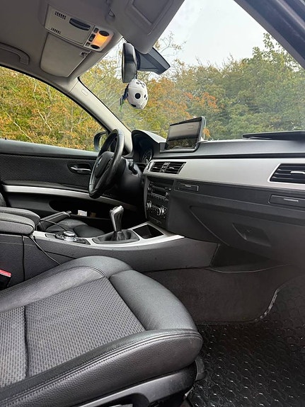 BMW 320d 10 of 12