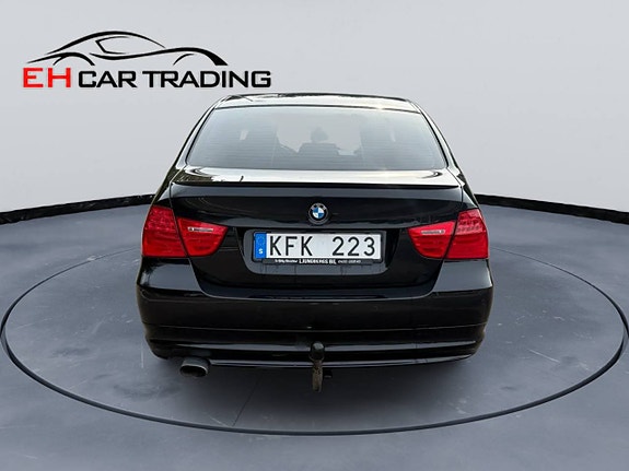 BMW 320d 4 of 12