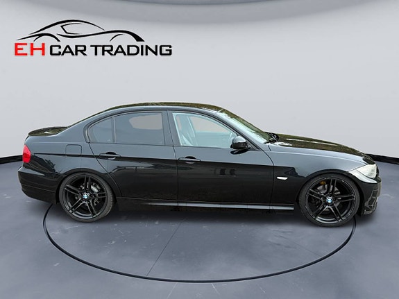 BMW 320d 2 of 12